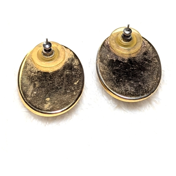 Vintage Goldtone and Faux Black Mother Of Pearl Button Pierced Earrings - Picture 5 of 9